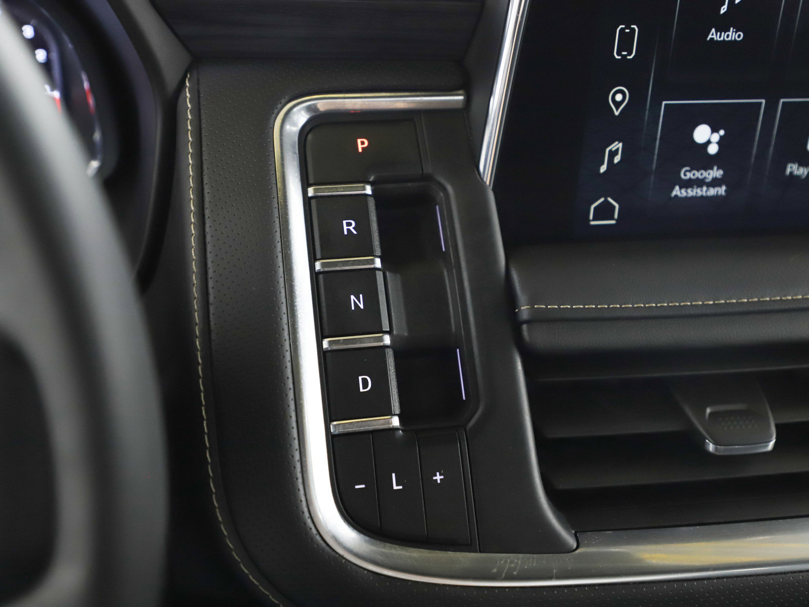 Used 2023 GMC Yukon XL SLT w/ SLT Premium Package image 28