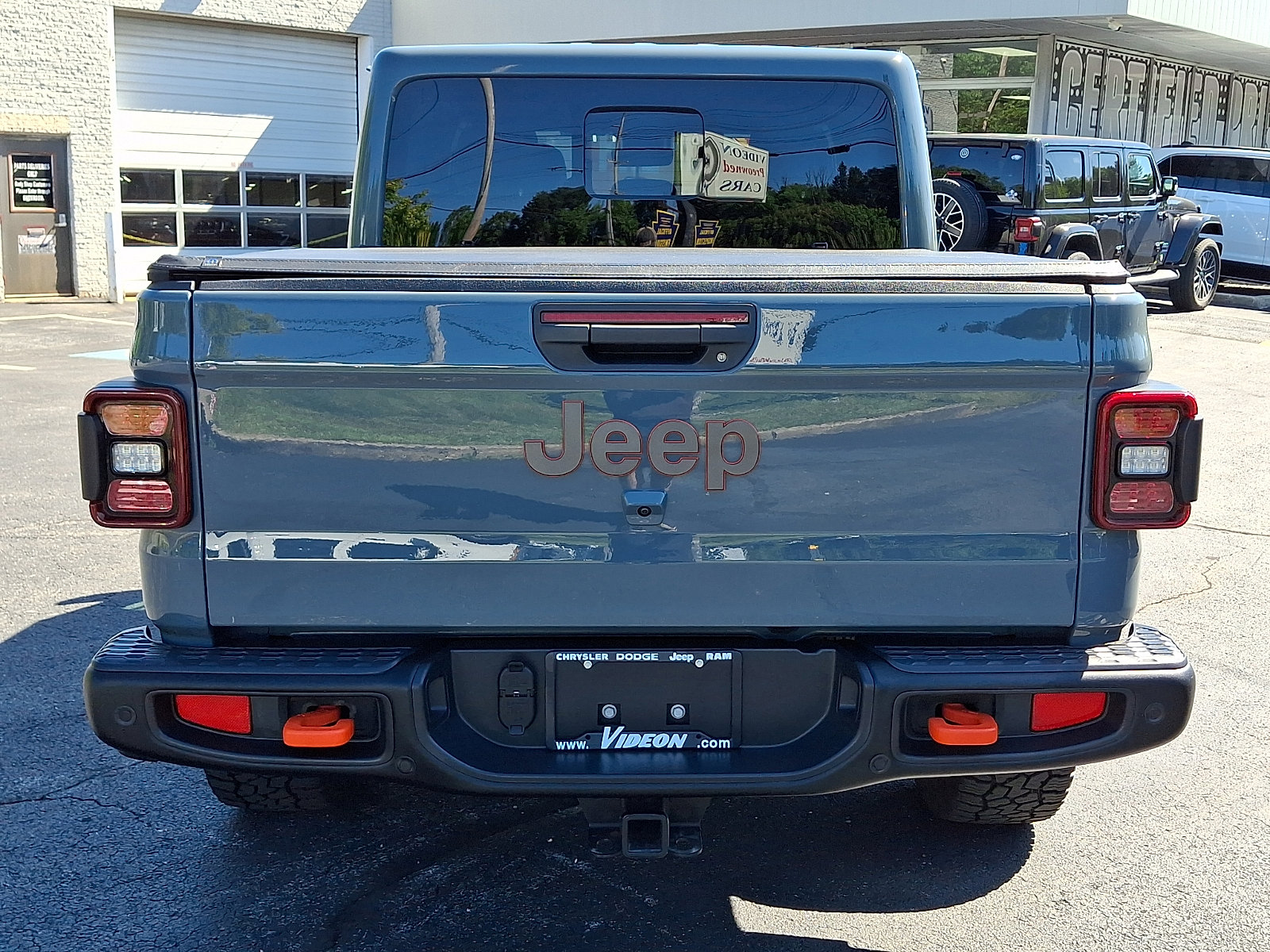 Used 2024 Jeep Gladiator Mojave AWD/4WD image 5