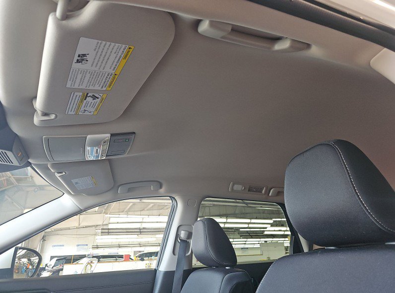 Used 2024 Nissan Pathfinder SV AWD/4WD image 11