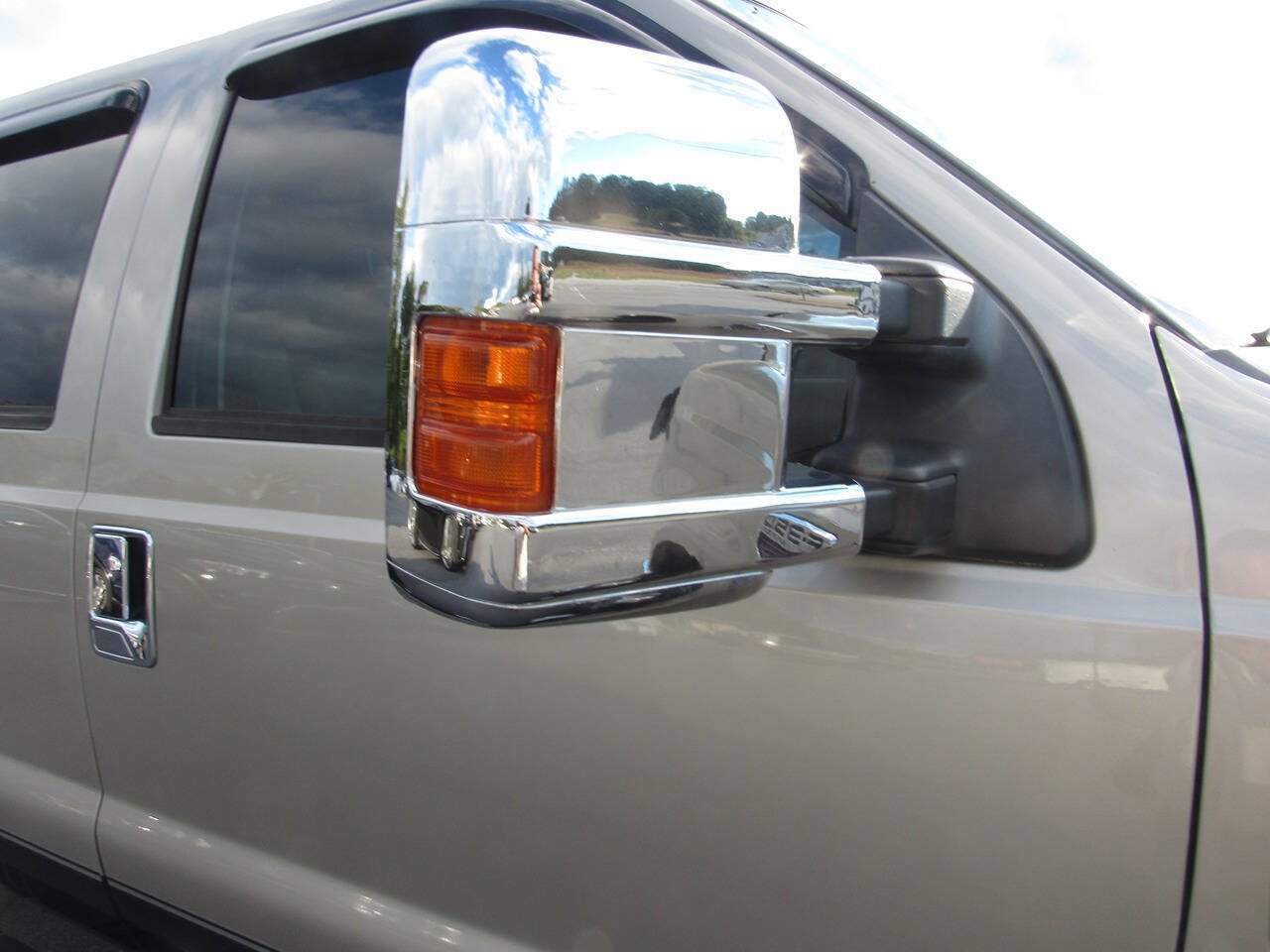 Used 2008 Ford F350 Lariat AWD/4WD image 14