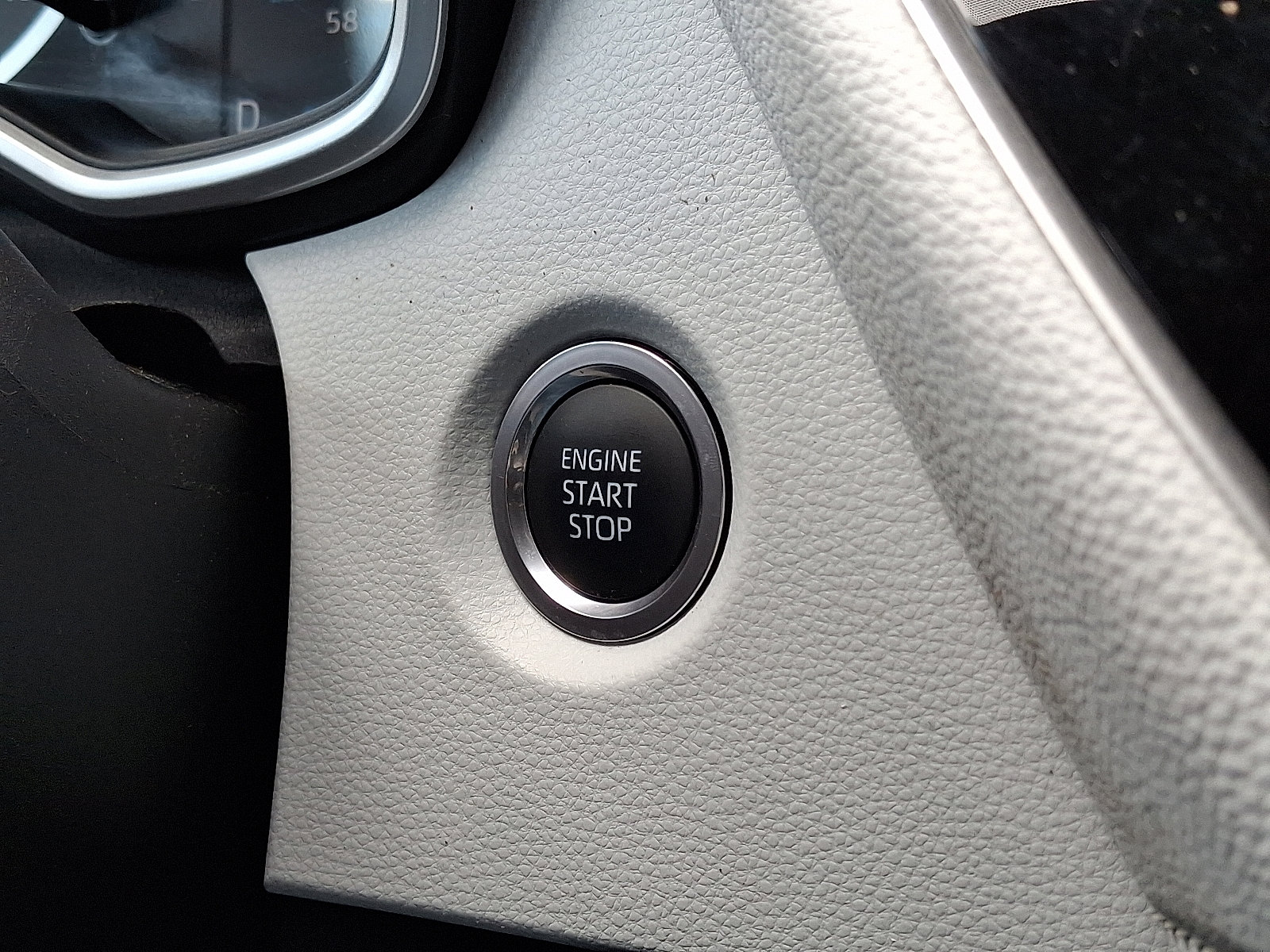 Used 2020 Toyota Corolla SE w/ SE Preferred Package FWD image 23