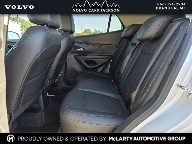 Used 2022 Buick Encore Preferred AWD/4WD image 17