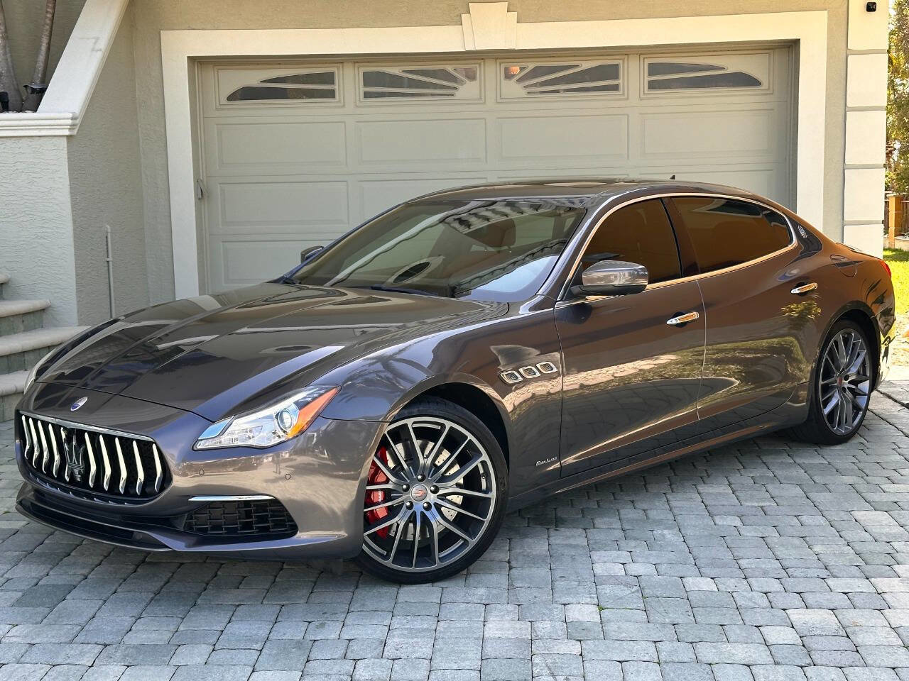 Used 2017 Maserati Quattroporte GTS GranLusso RWD image 4