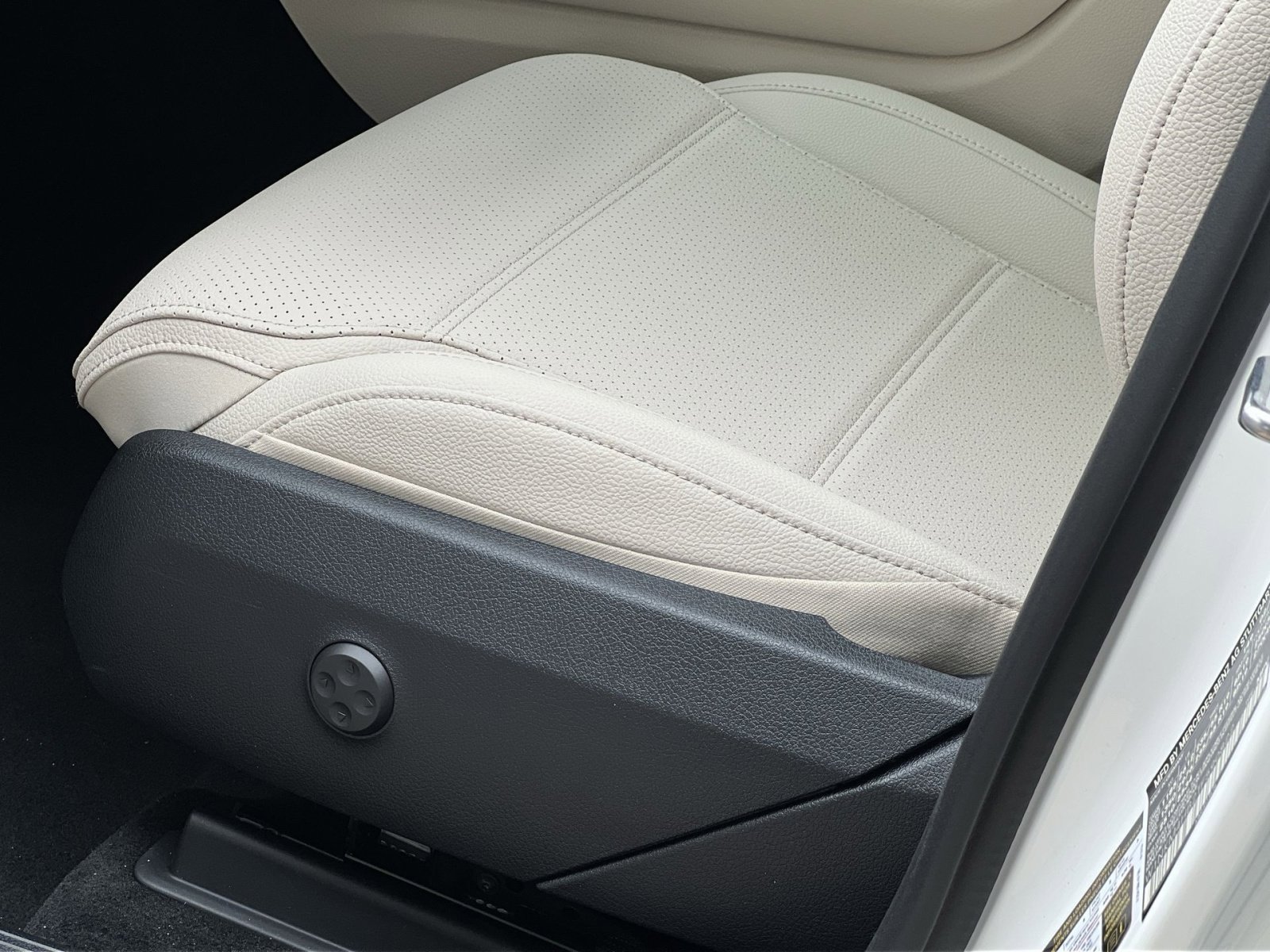 New 2026 Mercedes-Benz GLC 300 4MATIC image 19