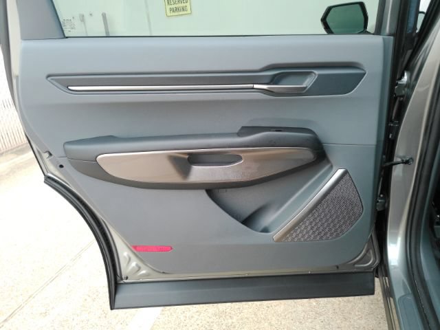 Used 2024 Kia EV9 Light Long Range RWD image 16