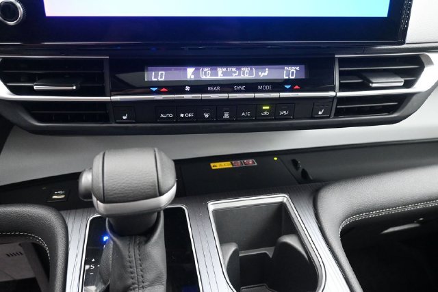 Used 2025 Toyota Sienna XLE w/ XLE Plus Package AWD/4WD image 17
