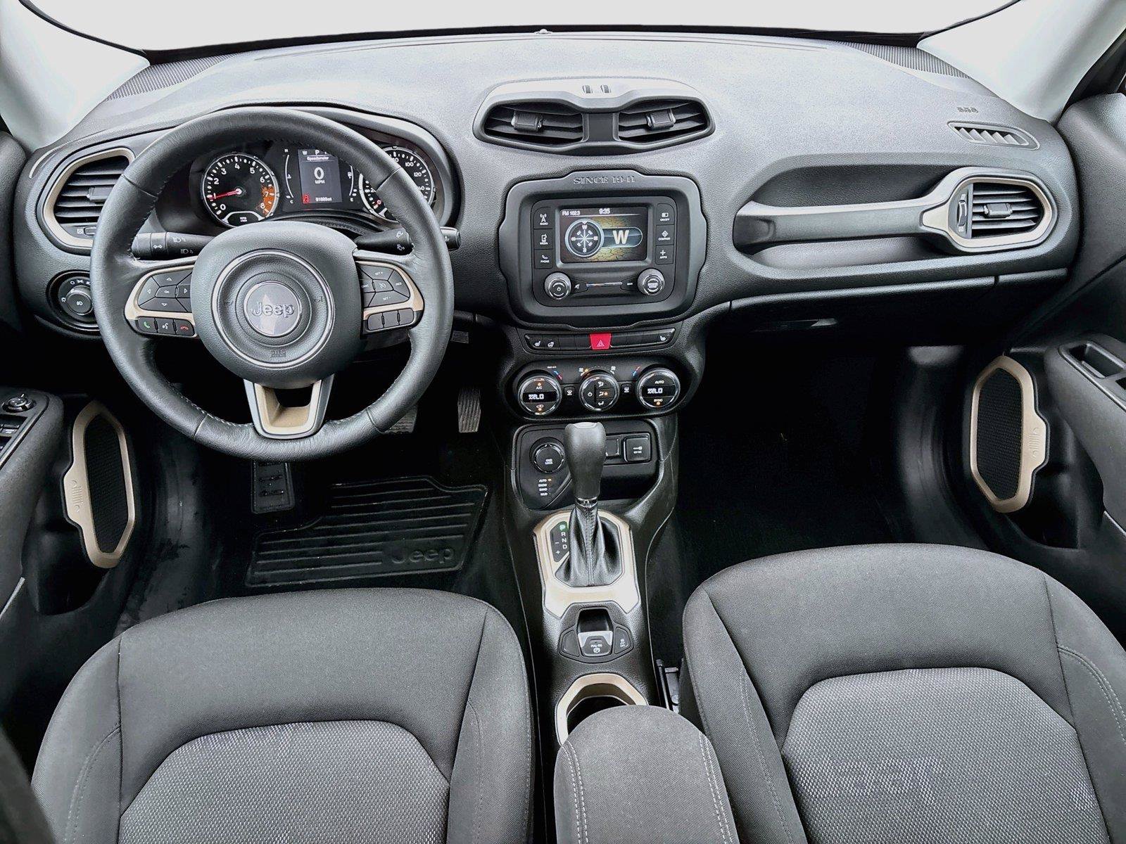 Used 2017 Jeep Renegade Latitude w/ Popular Equipment Group AWD/4WD image 31