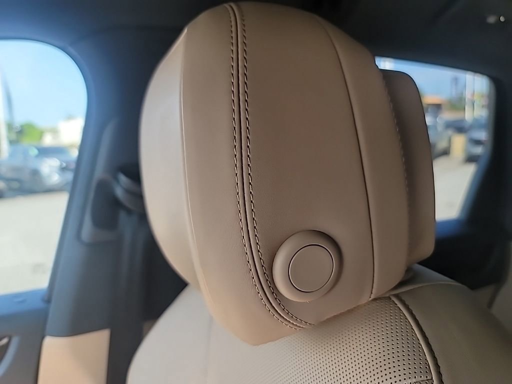 Used 2022 Porsche Cayenne AWD/4WD image 26