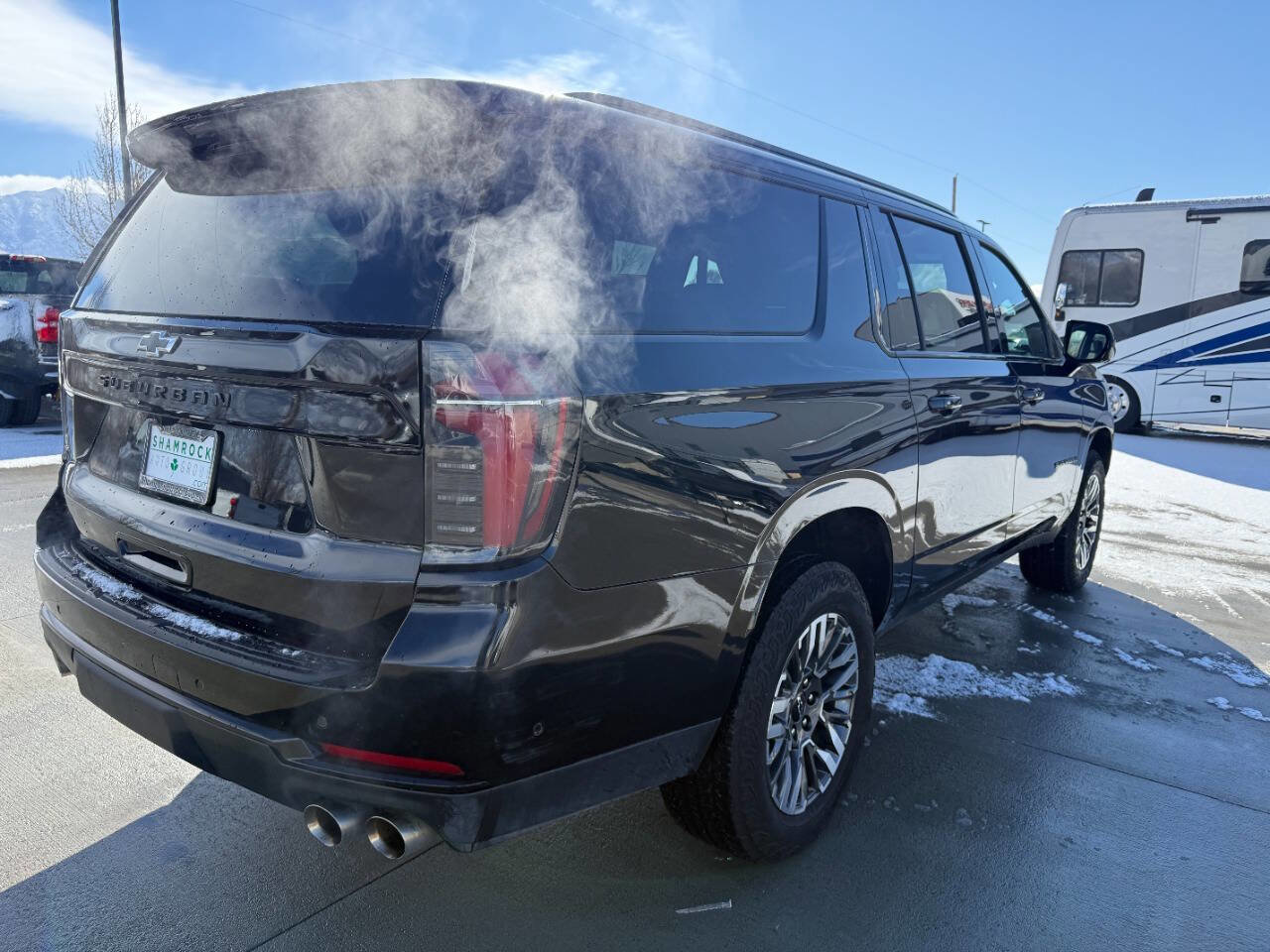 Used 2025 Chevrolet Suburban Z71 image 3