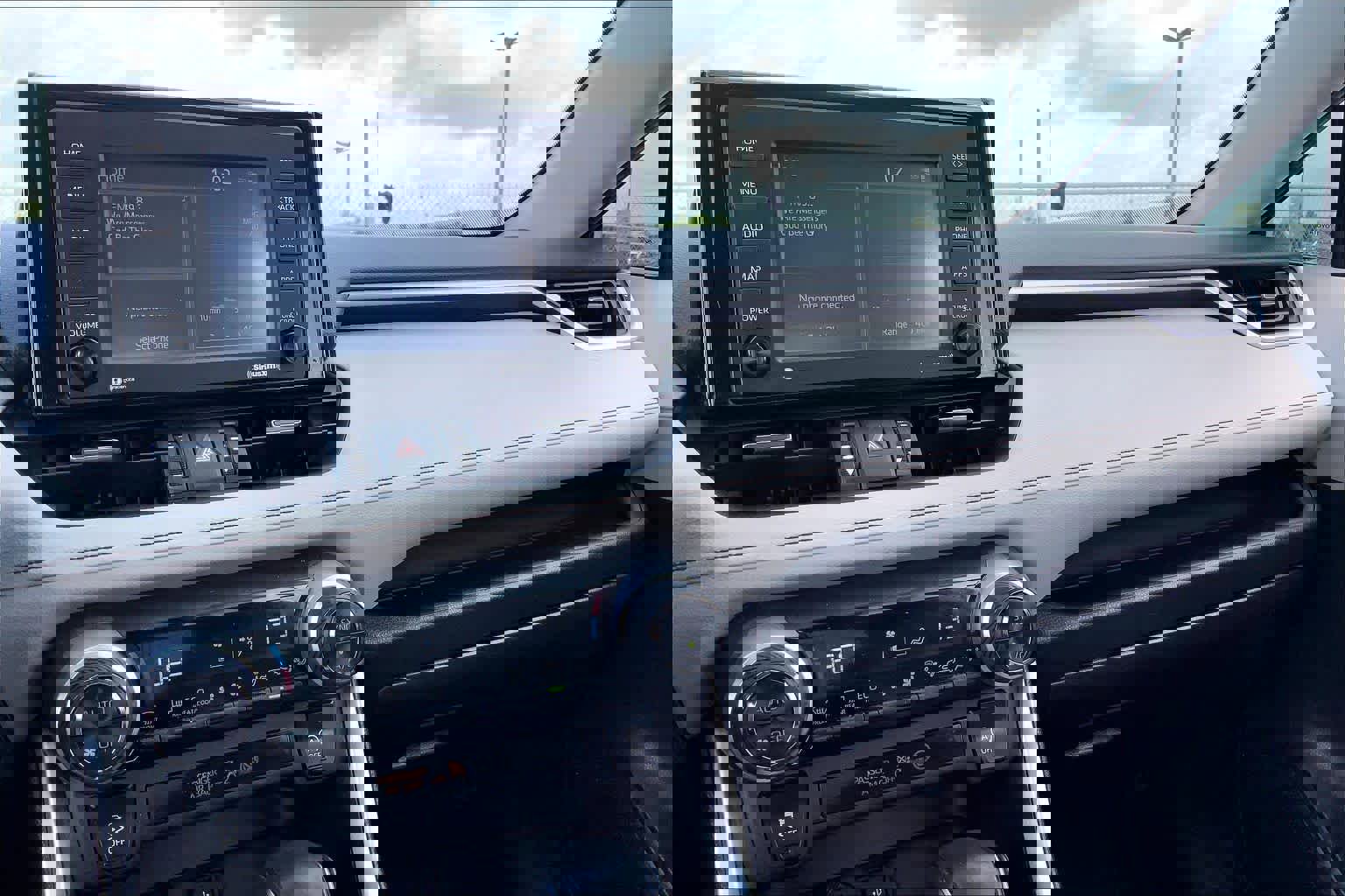 Used 2021 Toyota RAV4 XLE Premium image 35