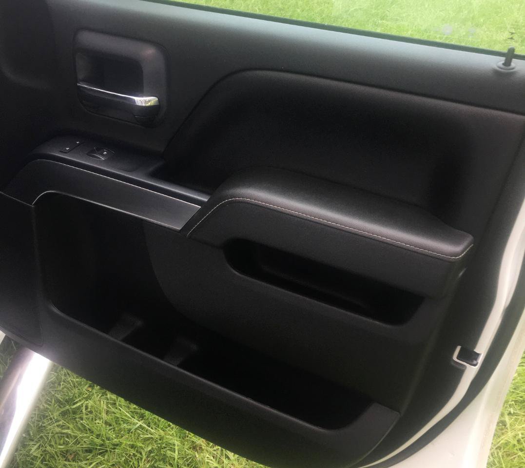 Used 2017 Chevrolet Silverado 1500 LT w/ All Star Edition AWD/4WD image 14