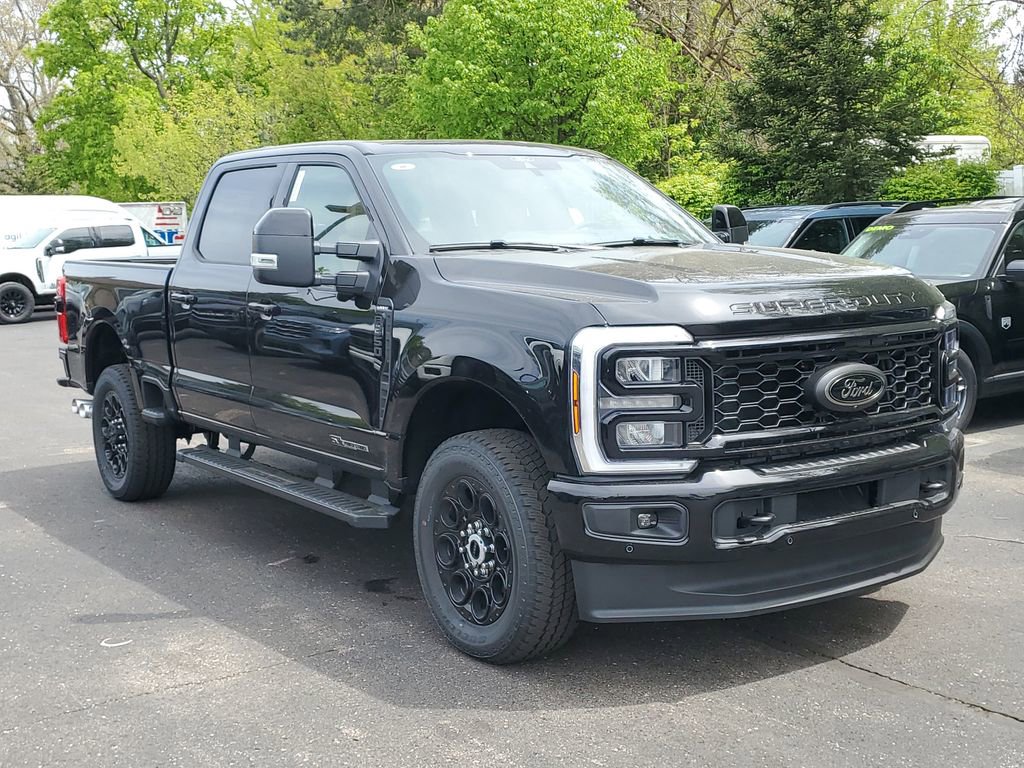New 2026 Ford F350 Lariat w/ Black Appearance Package AWD/4WD video 3