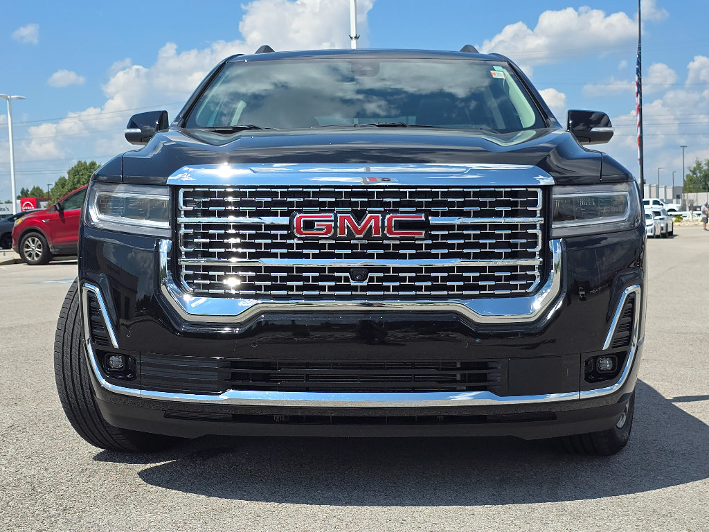 Used 2023 GMC Acadia Denali w/ Denali Technology Package FWD image 5