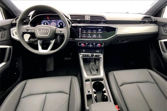 New 2025 Audi Q3 2.0T Premium image 6