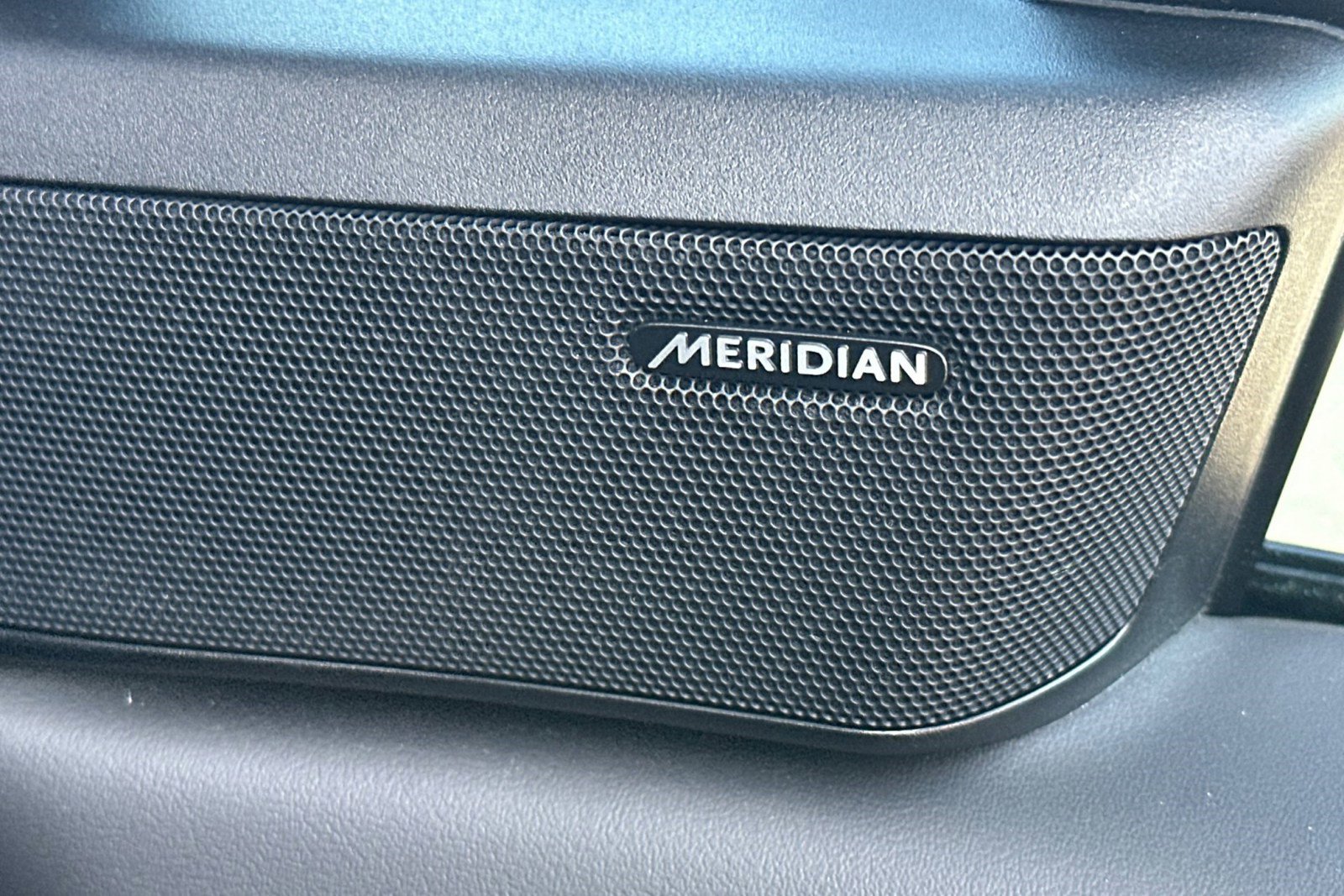 Certified 2025 Land Rover Range Rover Sport image 16