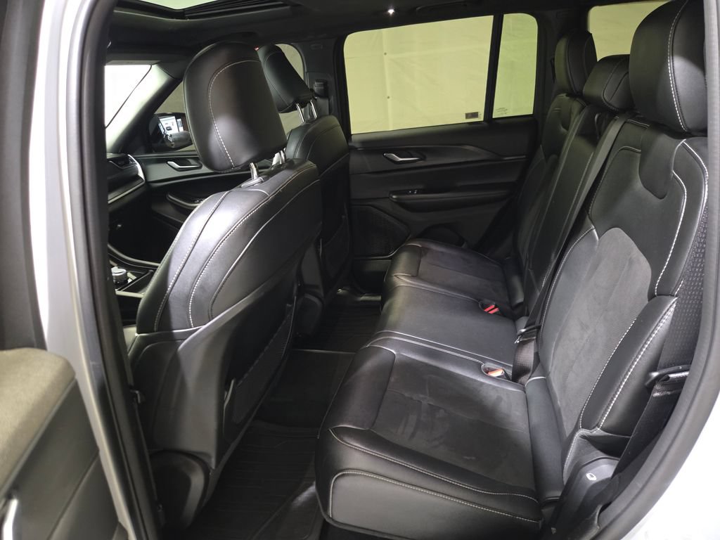 Certified 2023 Jeep Grand Cherokee Altitude AWD/4WD image 18