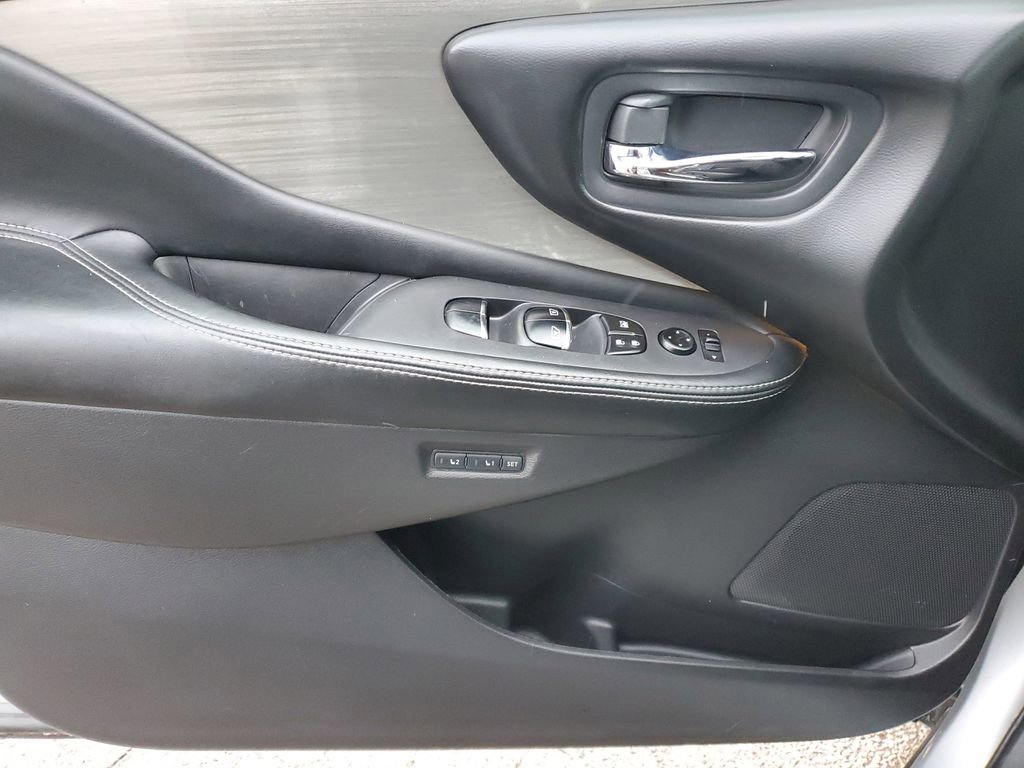 Used 2017 Nissan Murano S image 28