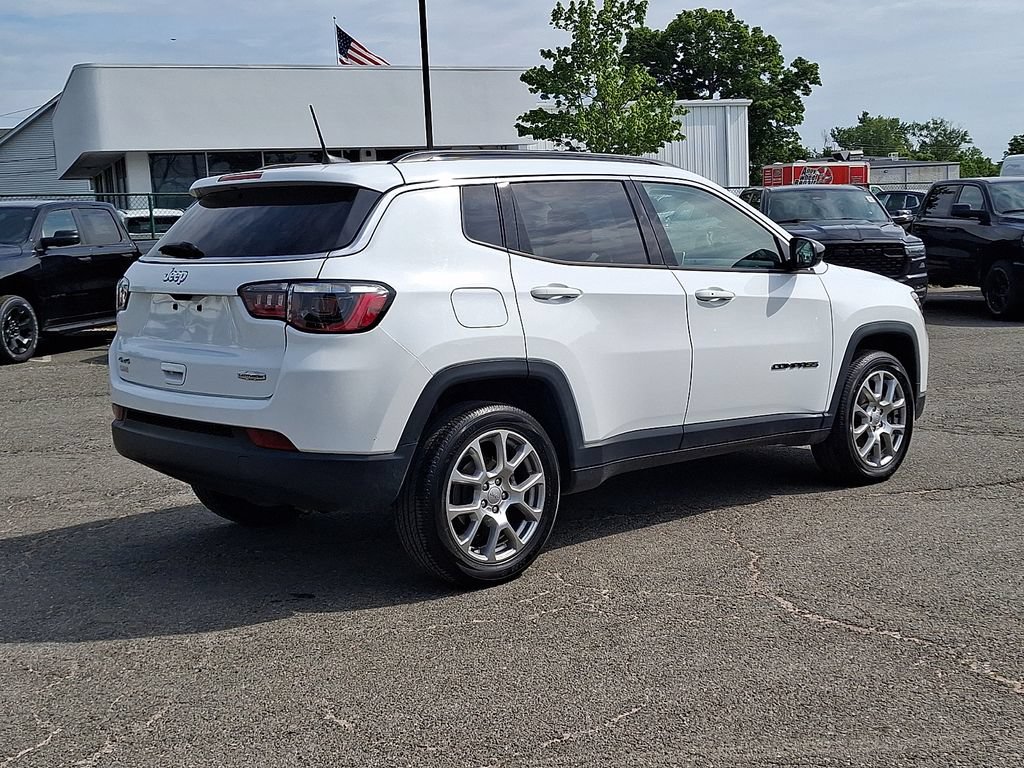 Used 2022 Jeep Compass Latitude AWD/4WD image 9