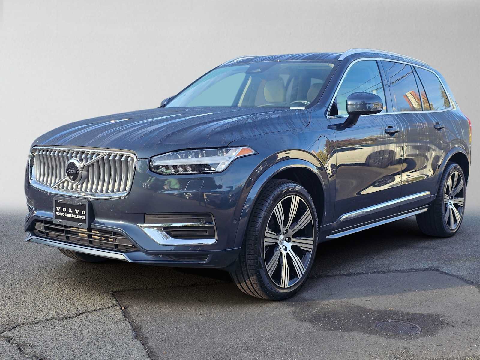 Certified 2024 Volvo XC90 T8 Plus w/ Protection Package Premier AWD/4WD image 8