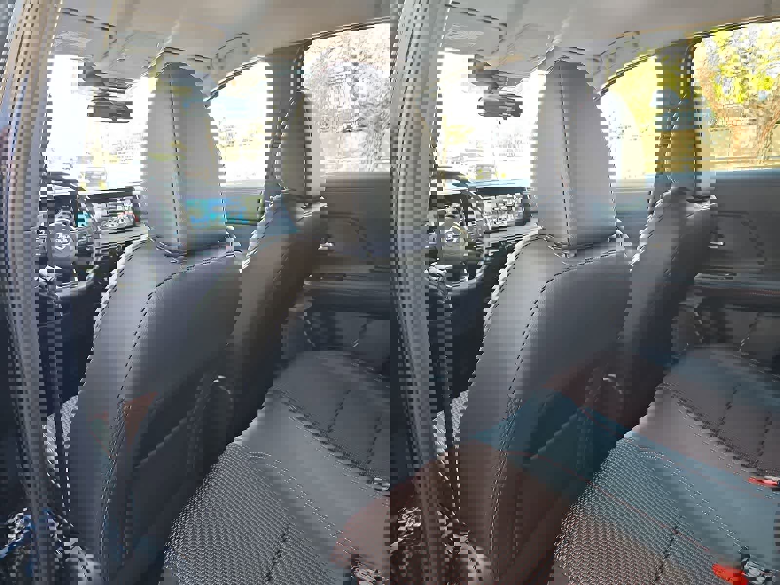 Used 2025 Nissan Kicks SR FWD image 16