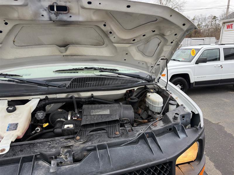 Used 2011 Chevrolet Express 2500 image 39