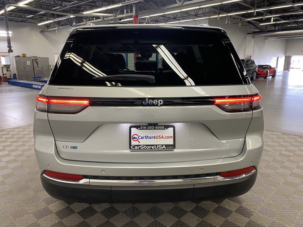 Used 2023 Jeep Grand Cherokee 4WD 4xe image 12