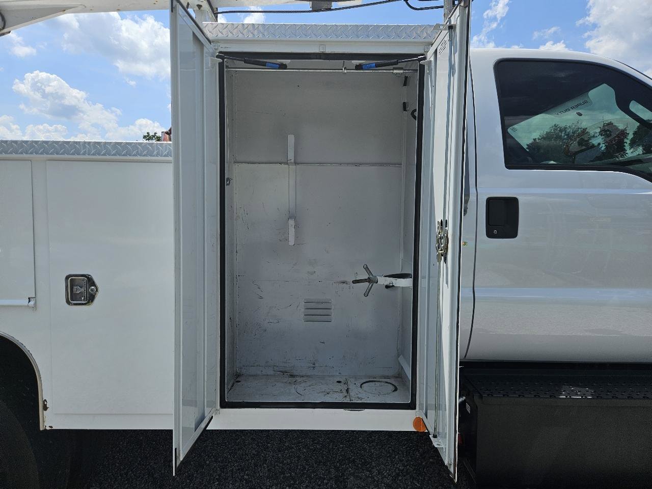 Used 2022 Ford F650 2WD Regular Cab Super Duty image 34