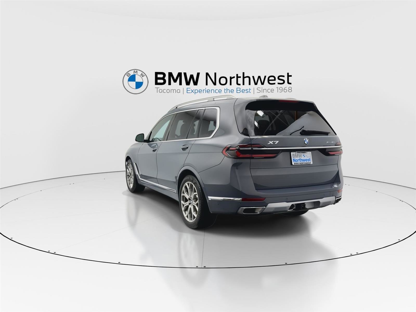 Used 2025 BMW X7 xDrive40i w/ Climate Comfort Package image 3