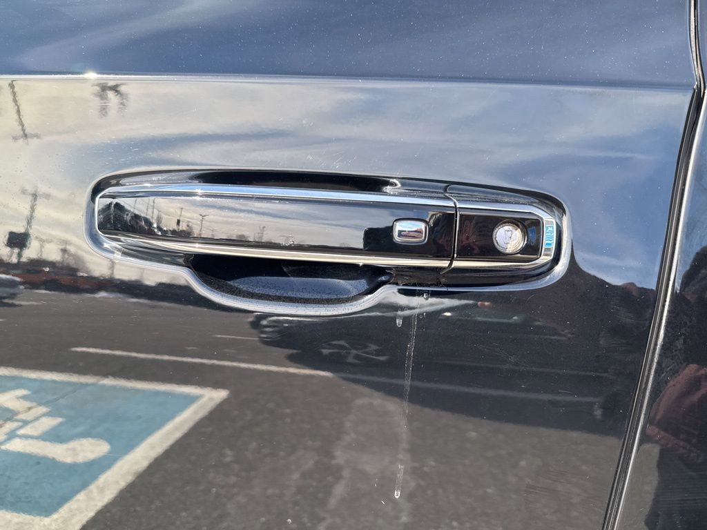 Used 2024 GMC Yukon SLT image 11