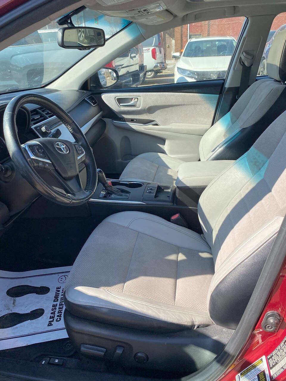 Used 2015 Toyota Camry XSE image 12