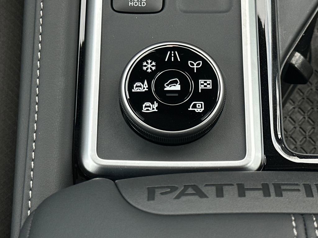 New 2026 Nissan Pathfinder SL image 28