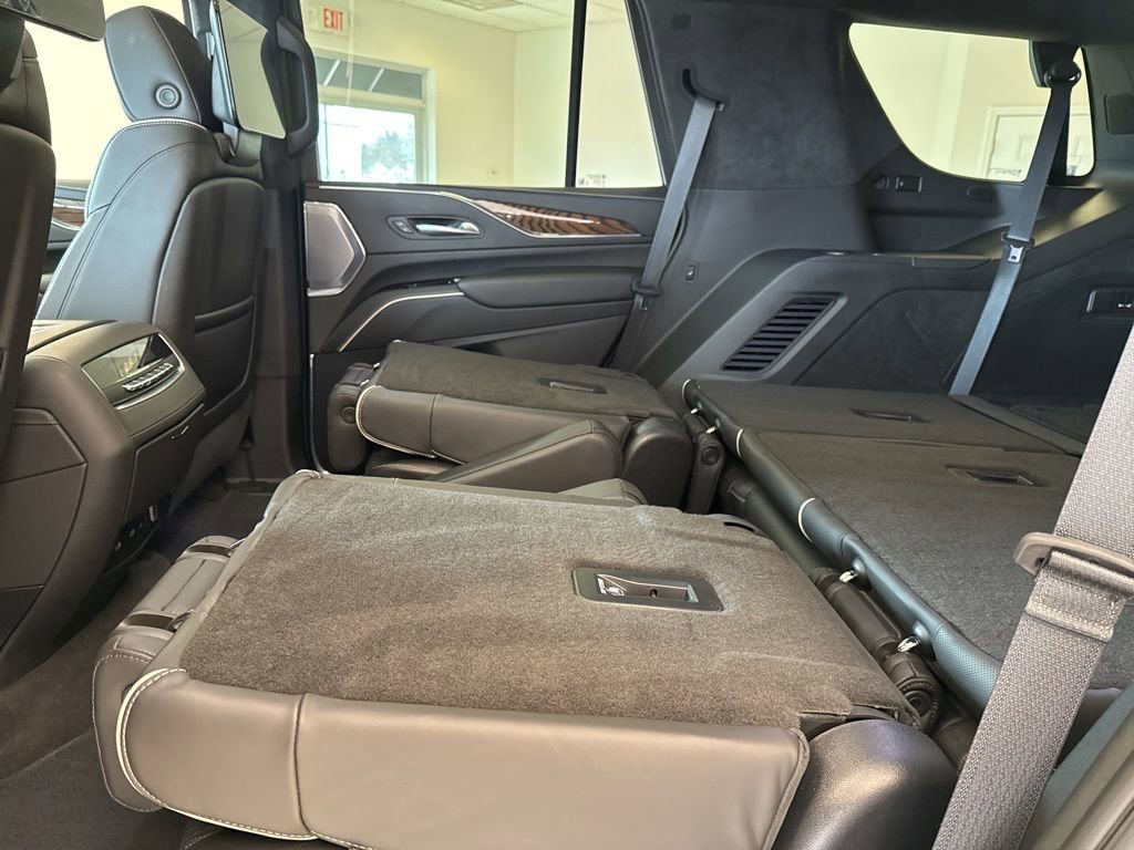 Certified 2023 Cadillac Escalade Sport Platinum w/ LPO, ONYX Package AWD/4WD image 19