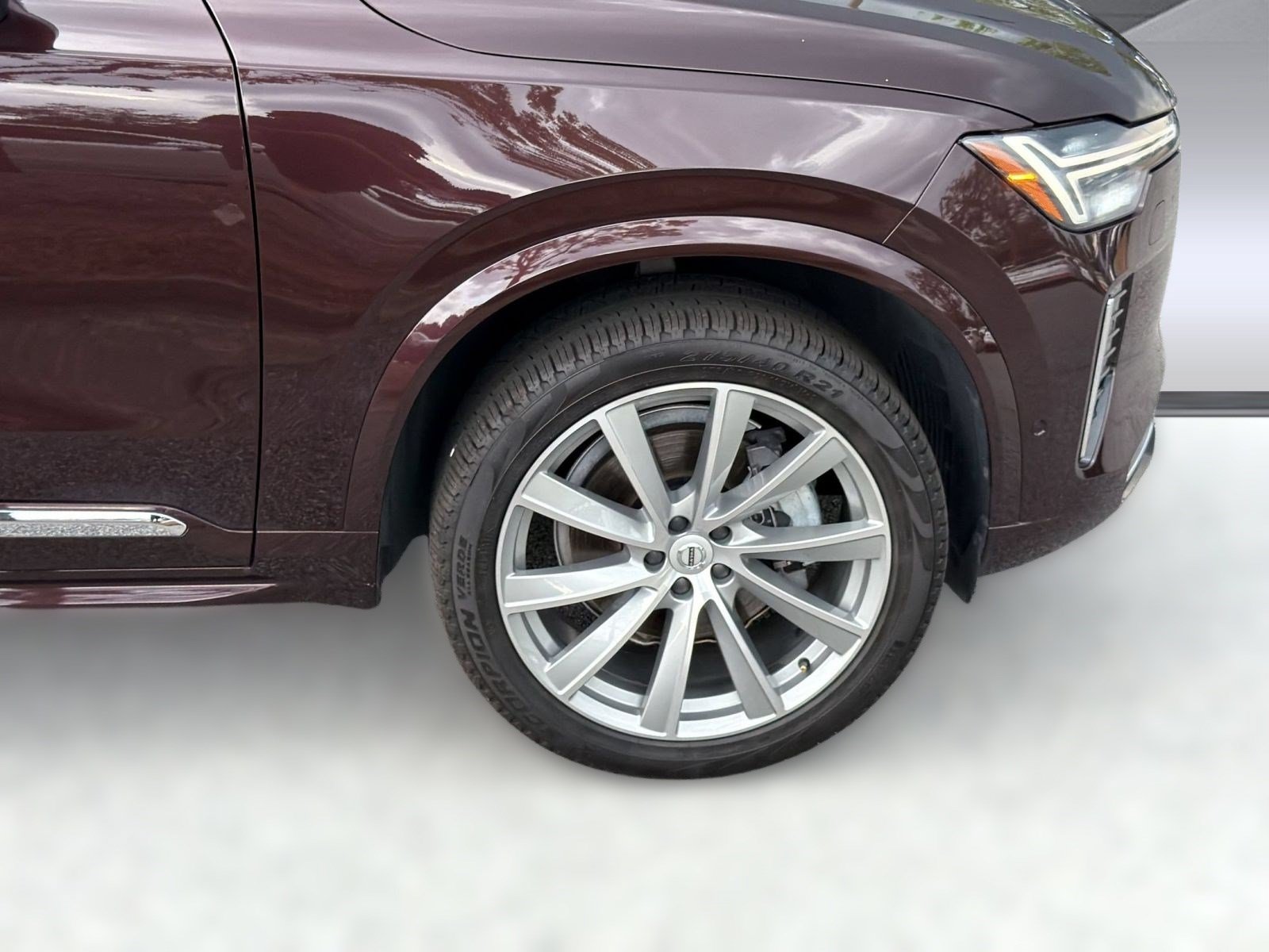 Certified 2025 Volvo XC90 B5 Plus w/ Protection Package Premier AWD/4WD image 13