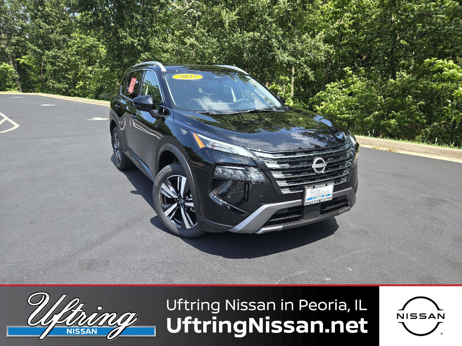 Used 2025 Nissan Rogue SL AWD/4WD image 1