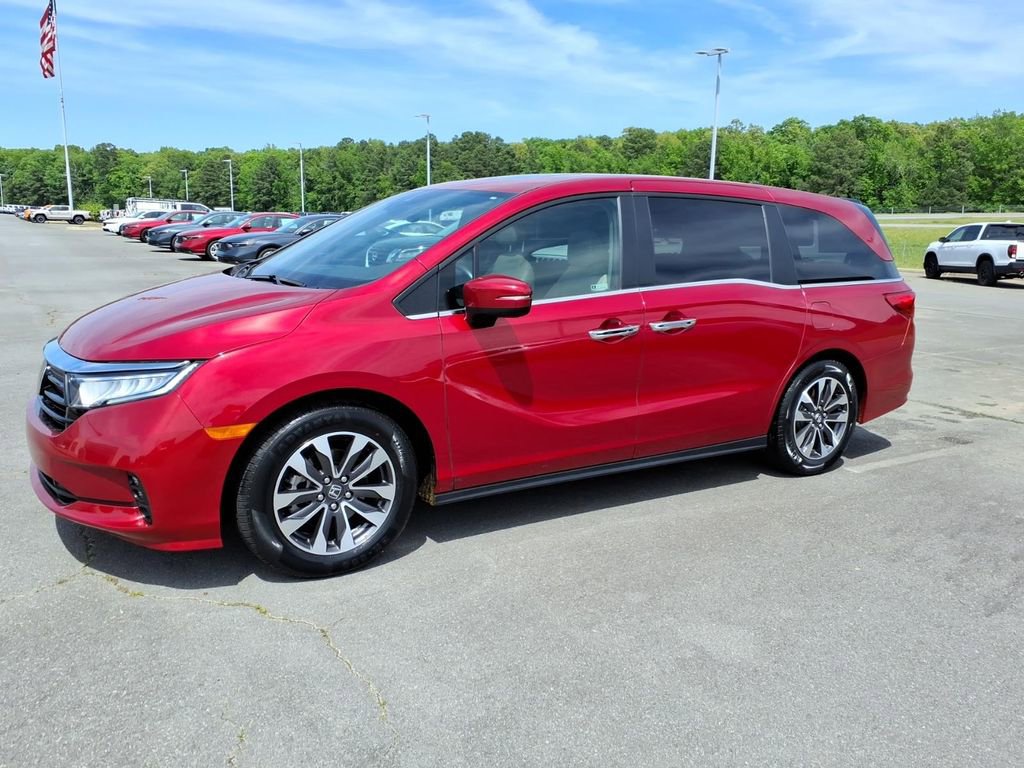 Used 2024 Honda Odyssey EX-L image 3