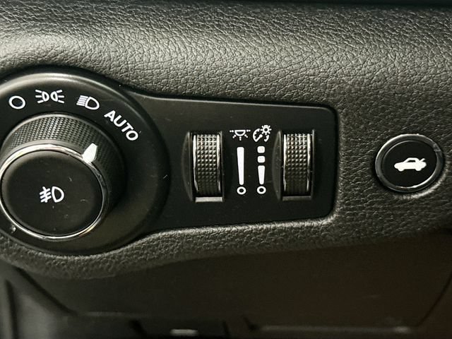 Used 2016 Chrysler 200 S w/ Navigation & Sound Group I FWD image 10