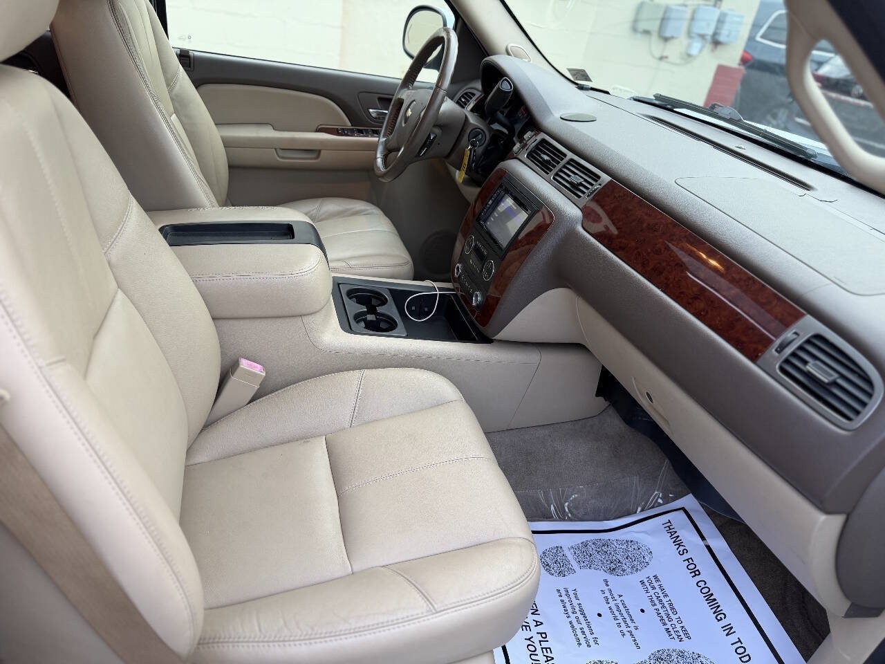 Used 2009 Chevrolet Suburban LT w/ Luxury Package RWD image 20