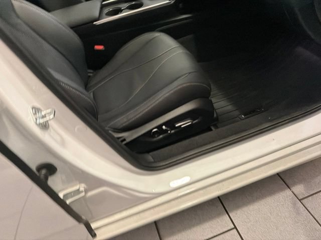 Used 2023 Acura TLX w/ Technology Package FWD image 12