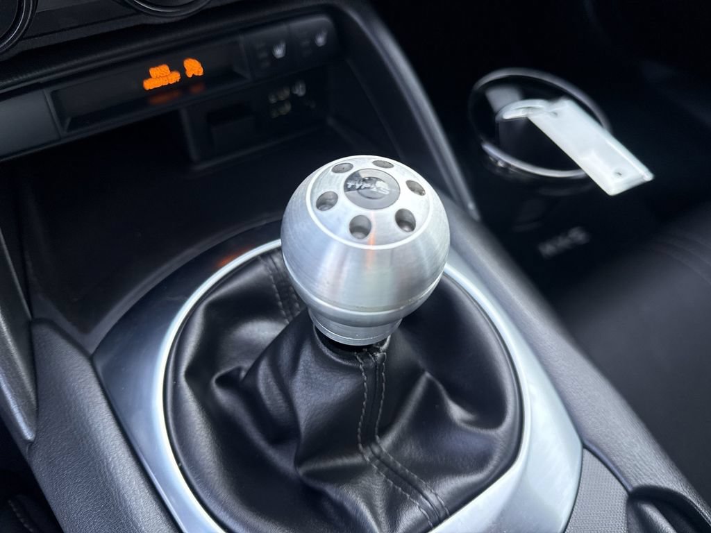 Used 2021 MAZDA MX-5 Miata Club RWD image 24