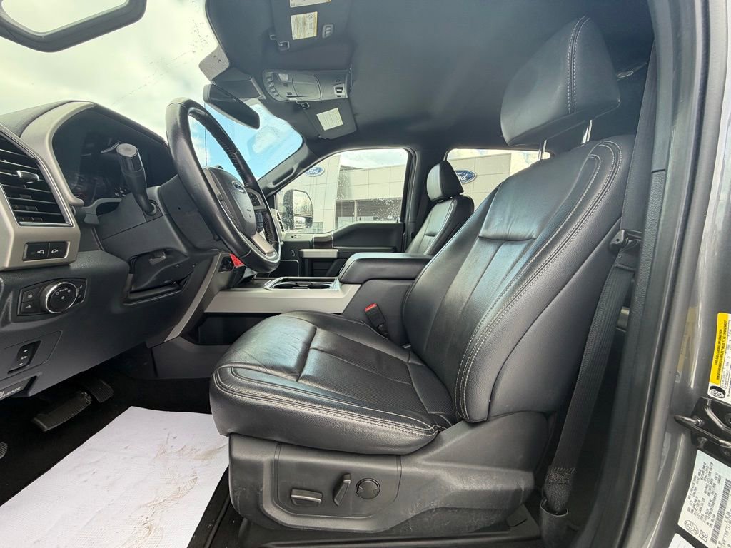 Used 2022 Ford F250 Lariat w/ Black Appearance Package image 16