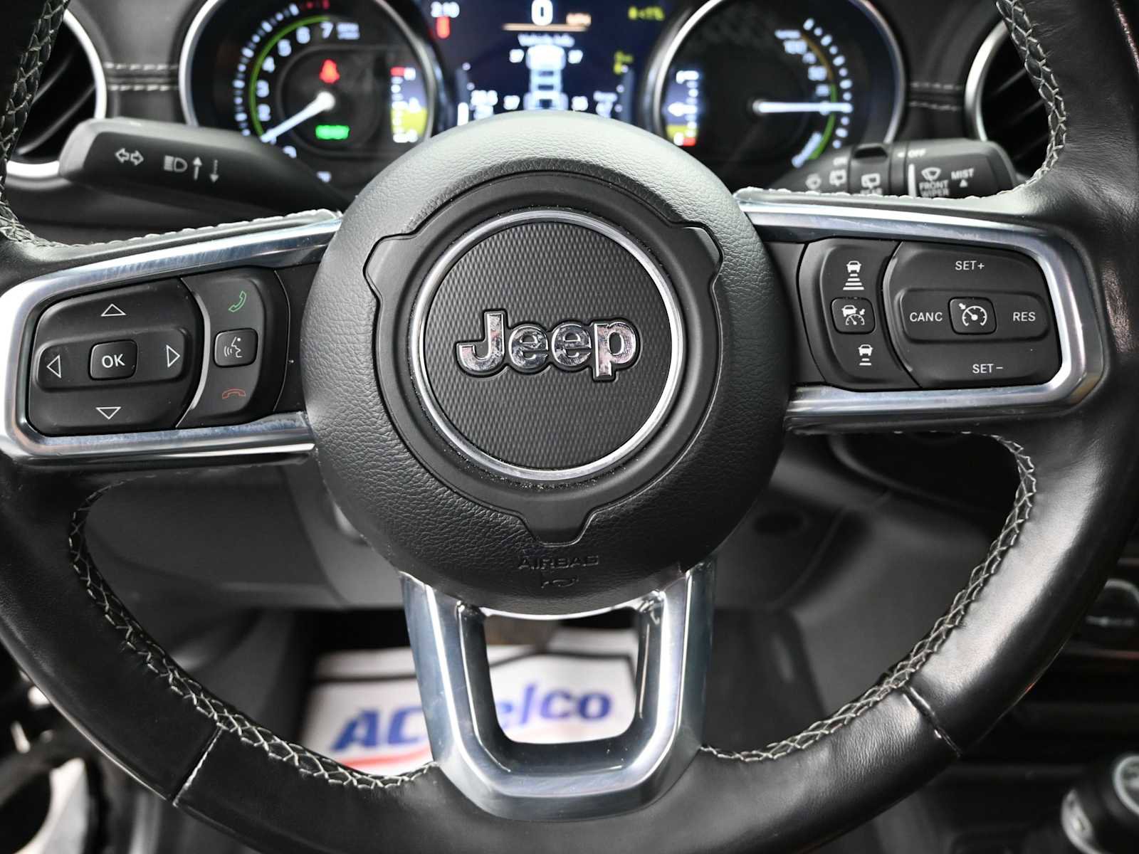 Used 2023 Jeep Wrangler Sahara w/ Cold Weather Group image 12