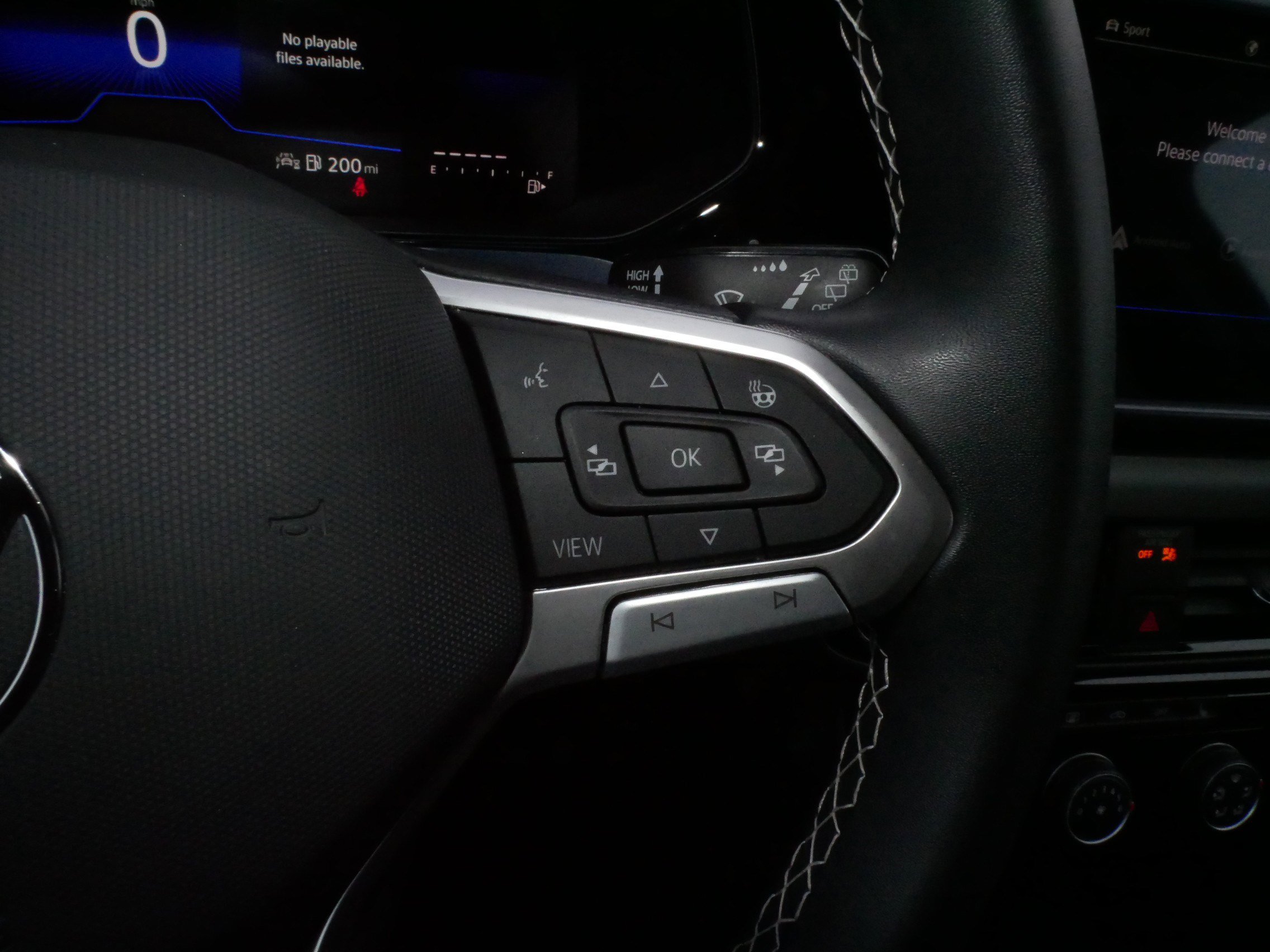 Certified 2023 Volkswagen Taos SE w/ Panoramic Sunroof Package image 25