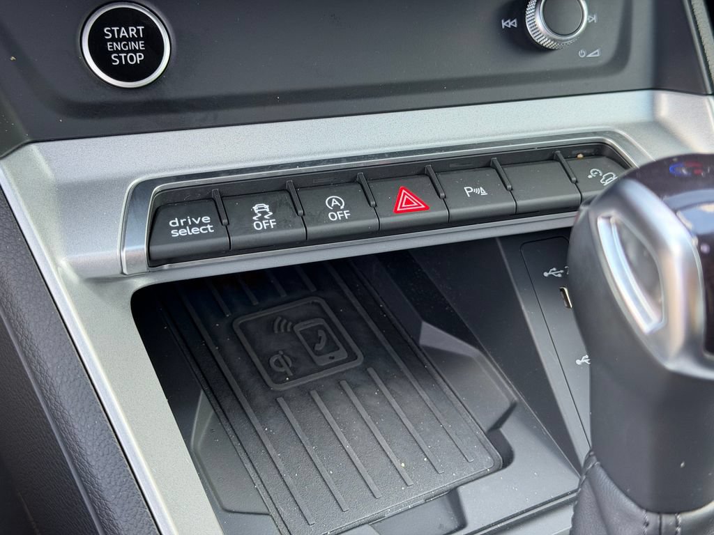 Certified 2023 Audi Q3 2.0T Premium Plus w/ Premium Plus Package AWD/4WD image 35