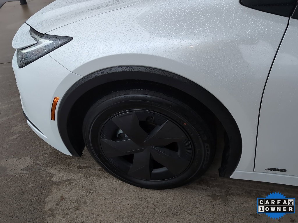 Used 2025 Toyota Prius LE image 13