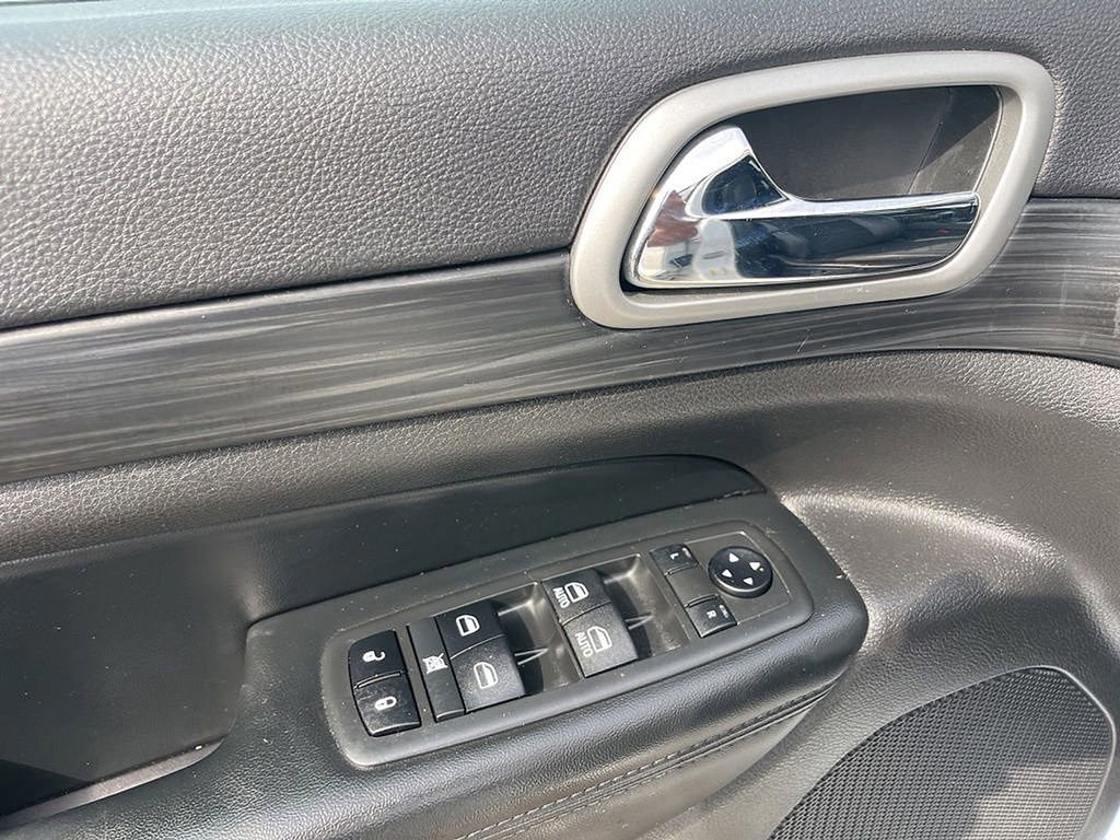 Used 2019 Jeep Grand Cherokee Altitude AWD/4WD image 23