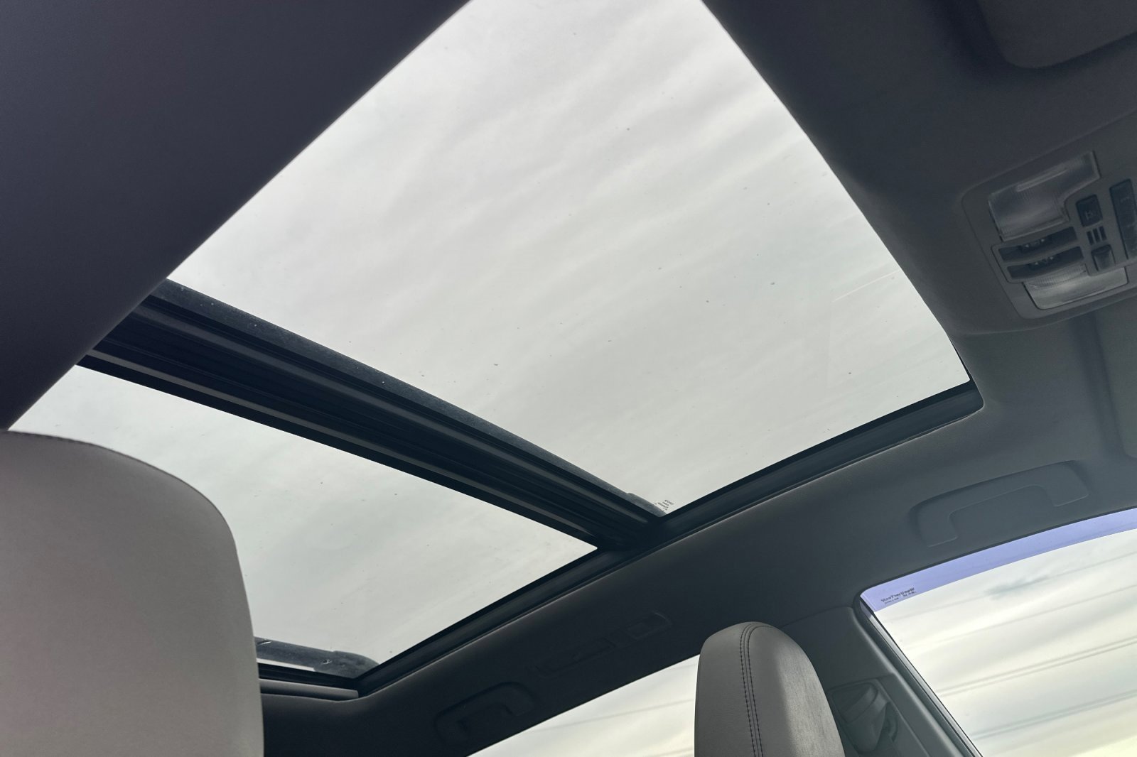 Used 2016 Toyota Highlander Limited image 20