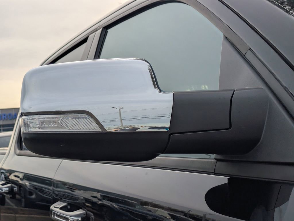 Used 2022 RAM 1500 Laramie AWD/4WD image 12