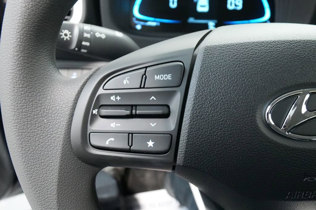 New 2026 Hyundai Venue SE image 32