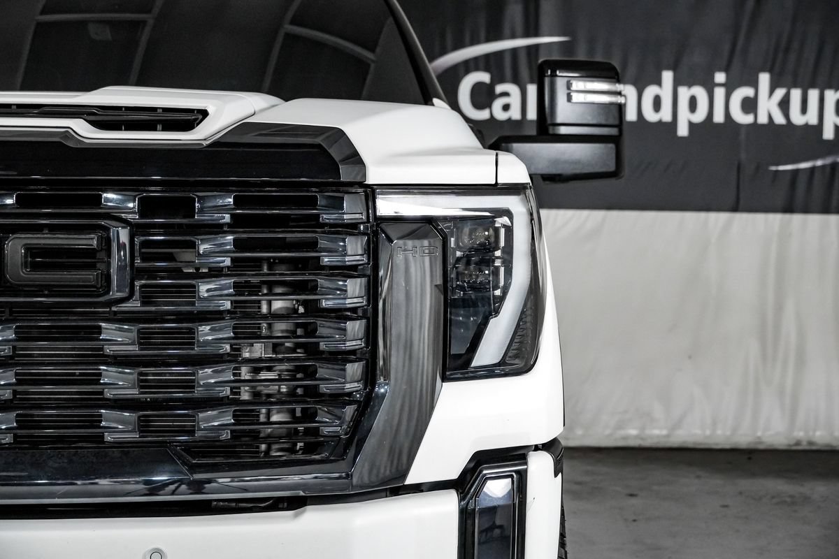 Used 2024 GMC Sierra 3500 Denali Ultimate AWD/4WD image 42