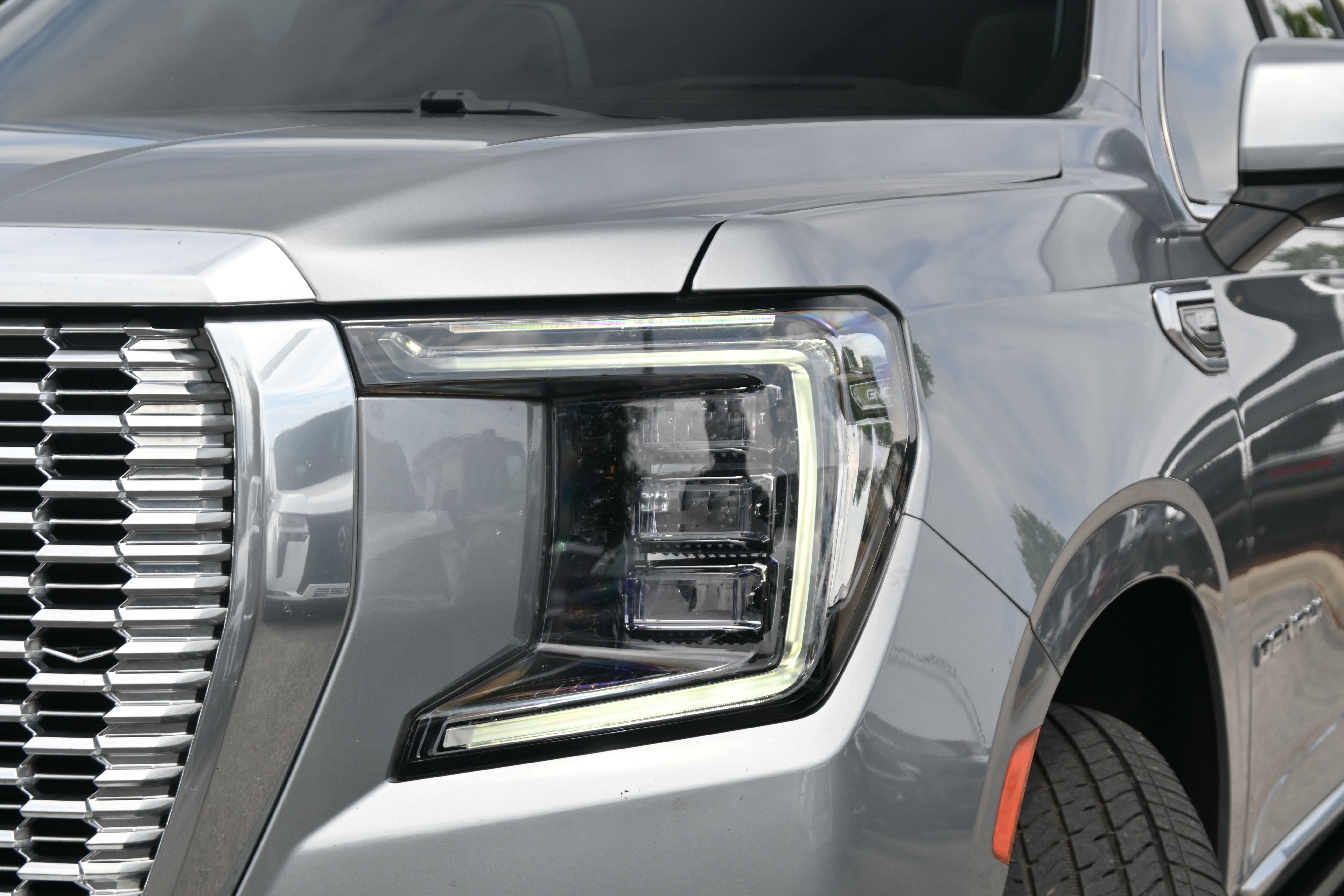 Used 2023 GMC Yukon Denali AWD/4WD image 6